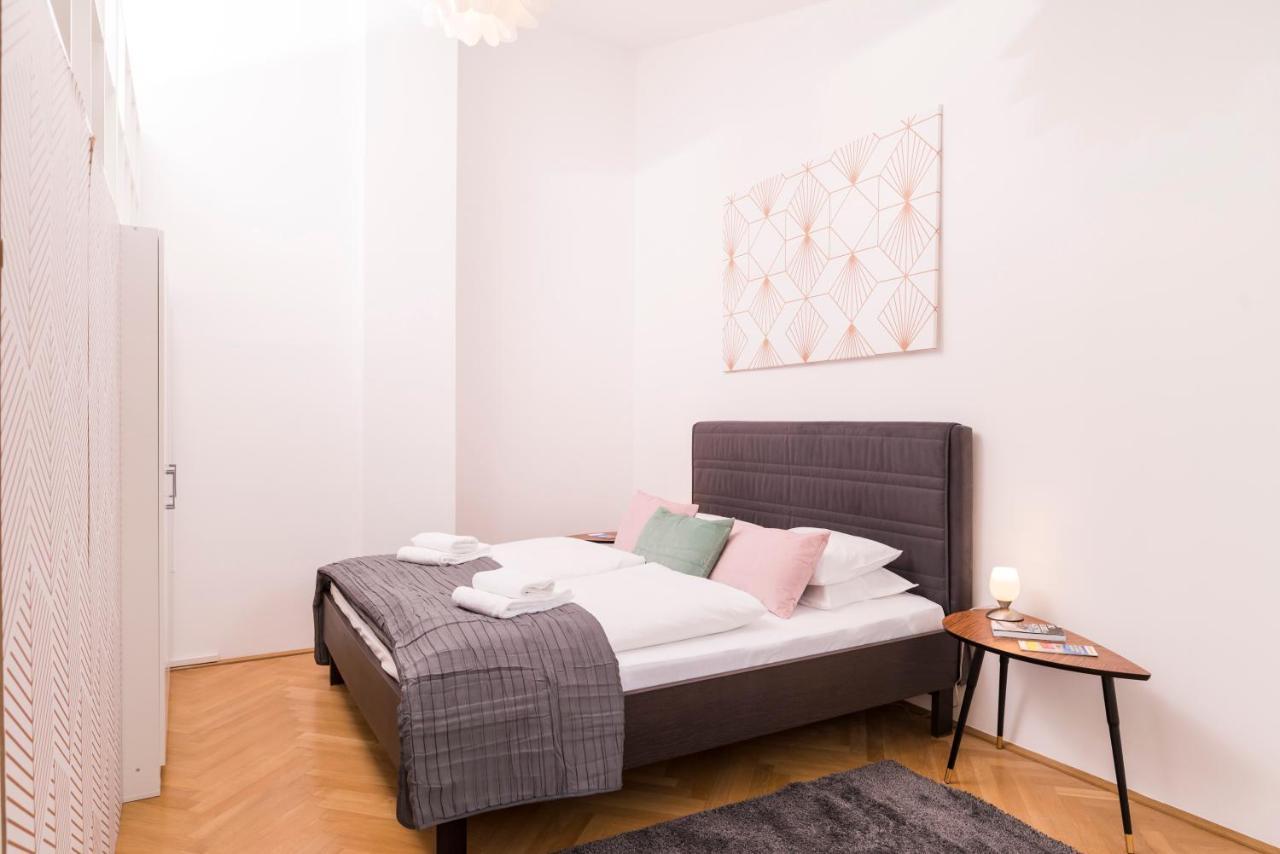 Rooftop Studio Borse By Ichbucheat Apartamento